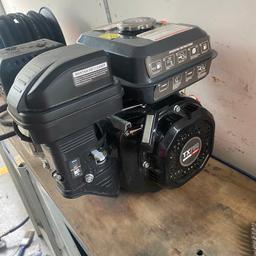 Petrol pressure washer with long hose,Lance, various nozzles and 1000ltr water tank. Fantastic condition perfect for car valeting, driveway cleaning ect