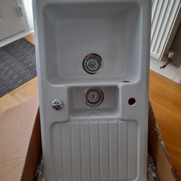 Used but in great condition
Heavy sink
expensive when first brought

White ceramic sink with middle section and draining board
 50 x 90cm

£60 ovno

Collection Lordswood