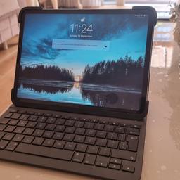 - iPad Pro 11 - 2018 Model
- 512GB Storage
- WiFi & Cellular
- Space Grey
- Comes with original box and charger
- Included also, keyboard case as seen in photo.
- Can post if required (Postage fees extra)
- Serious buyers / offers please.