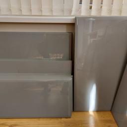 Beautiful dusk grey high gloss kitchen doors only used for 5 week's as changed our mind on the style, 11 in total and 2 drawer fronts
There are 5 doors x 715mmx 396mm and 6 x 715mm x 296mm and 2 drawer fronts 1 x 600mm x 390mm and 1 x 600mm x 160 mm
Can be used with push fit or handles can be fitted
Brilliant for small kitchen, garage, utility room
Collection ONLY from S12 Hackenthorpe