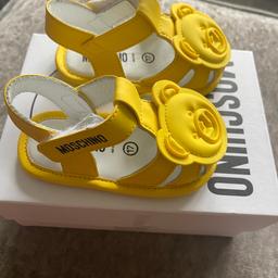 Brand new boxed moschino sandal 0.5