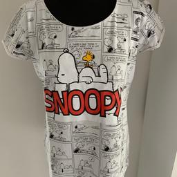 Süßes Snoopy Shirt in schwarz-weiß passt Größe 40-42 einmal getragen Versand 1,70 Euro