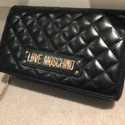 Love Moschino Handbag (small, black)

Open to prices!