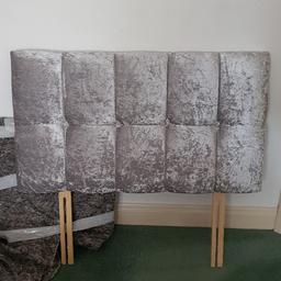 Silver grey crushed velvet style
Single headboard for divan bed
No damage
Hardly used as was on spare bed
Measurements for Headbord excluding the wooden struts:
90cm wide
52 cm deep
Collection required