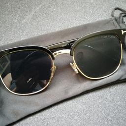 Tom Ford polarized sunglasses in vgc, black and gold frame, please check the size before purchase. Made in Italy