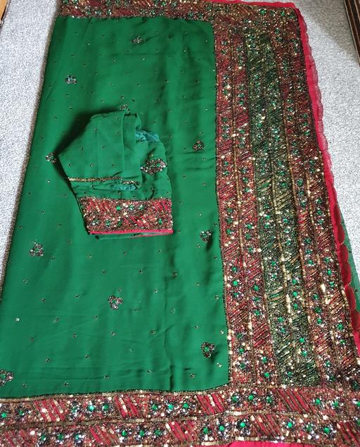 Buy & Sell West Midlands Birmingham - Photos for Beautiful Maroon n Green Saree