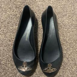 Size 5 
Real Vivienne Westwood shoes
In very good worn condition