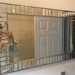 Gold mirror 
Perfect condition 
91 x 60 

Must be collected by Thursday