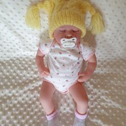 Beautiful babies tossel hat made in yellow 💛 age 0-3months also gift wrapped ready to give as a gift
Looking for beautiful baby gifts/baby shower pop over to www.facebook.com/groups/njsbabycreations and join our growing group. We also offer delivery and postage. New stock added daily