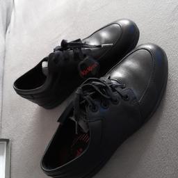 boys size 5 junior school shoes
like new! collection E9
happy to post