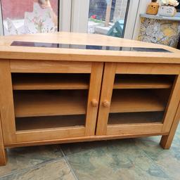 oak tv unit solid very heavy got marble inserts on top nice unit