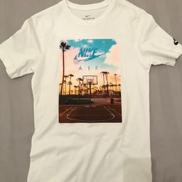 Men’s Nike t shirt size XS brand new but tags removed will post if postage paid thanks