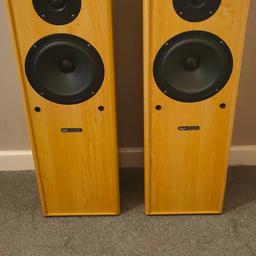 In good condision two speakers to sell. 
70x22x20 cm 
Only collecition.