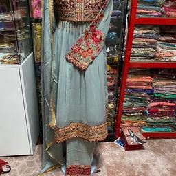 Stunning Asian dress 😍😍😍