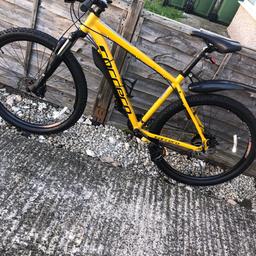 Carrera vengeance Mountain bike wheels 27.5 inch wheels 18 inch frame
Disc brakes
Suspension
No silly Offers new been fully serviced brakes are sharp
Cash on collection
Aluminium frame 