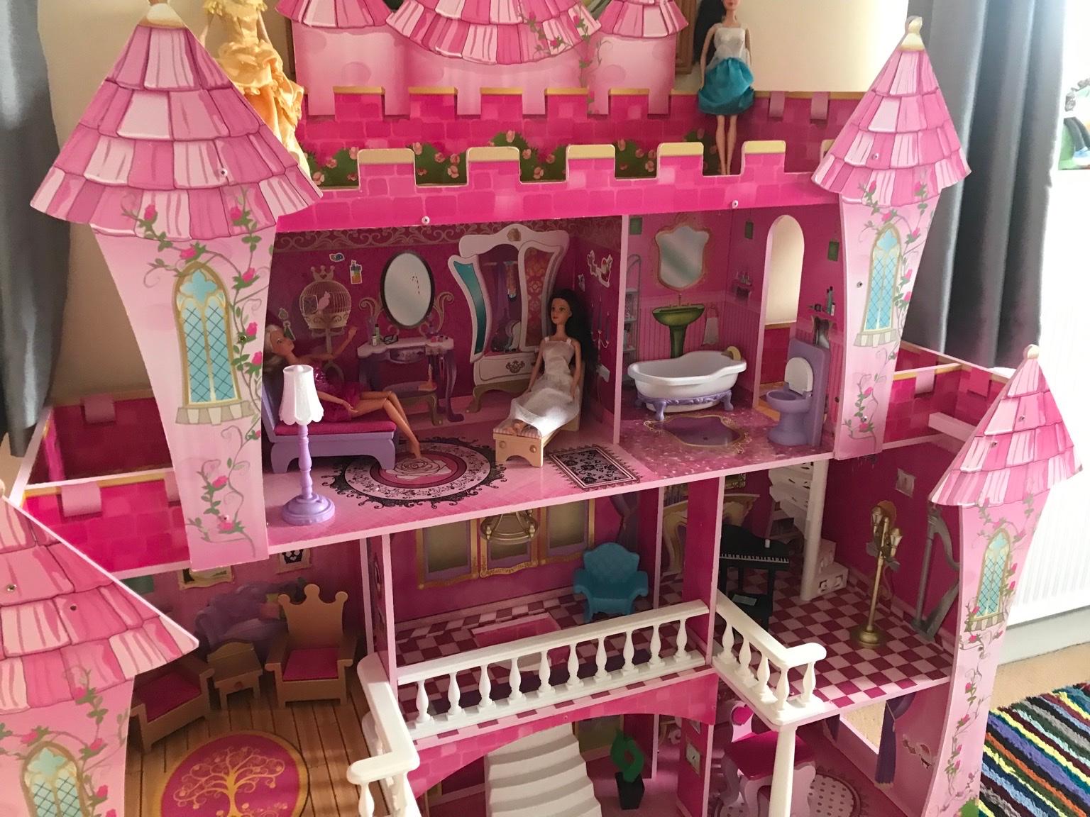 Large Barbie Dolls House In Wf15 Kirklees Für £ 3000 Zum Verkauf Shpock At