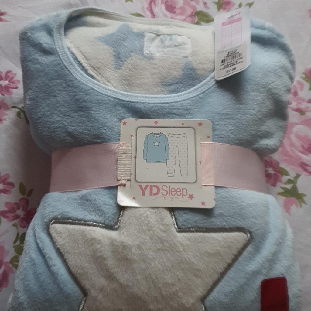 BNWT Primark
Girl's Warm Winter Nighties (Top & Trousers)
Age 11-12 years
Collection Only