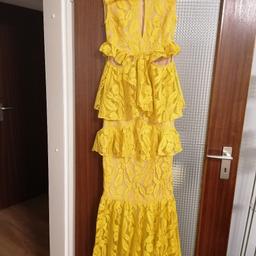 schönes Abendkleider
g. 38
farbe. gelb
nur einmal getragen
von. prettylittething