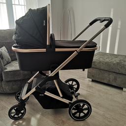 Your Babiie Christina Milian AM to PM Belgravia in Rose Gold and Black

I'm selling my daughters travel system as it is never used. It is in impeccable condition as has only been used a couple of times due to me mostly driving to get around. The travel system comes with bassinet, the toddler chair - both parent and forward facing, the car seat and footmuff and it's coming from a smoke free, pet free and covid free home.

Collection only or can deliver if local, I'll accept any reasonable offer