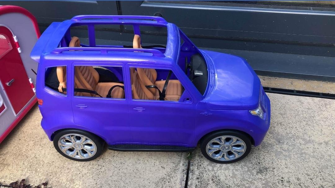 Barbie car 4 seats in CR0 London for £10.00 for sale Shpock