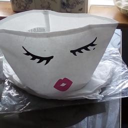 bucket storage bucket 
ideal make up / brushes etc 
new no offers accepted
collection within 3 days
can post