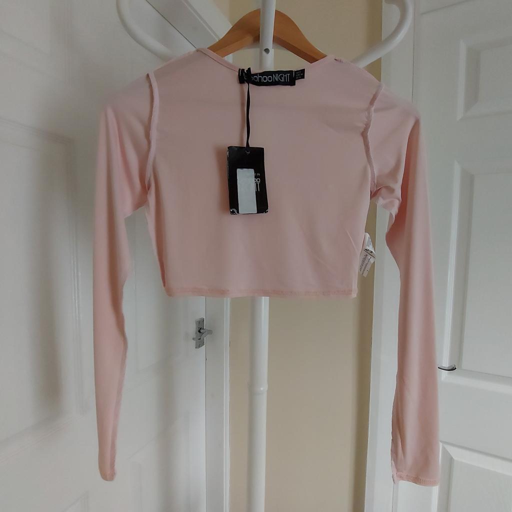Blouse "Boohoo"Night Light Up The Night Pale Pink Colour New With Tags

Actual size: cm

Length: 34 cm

Length: 15 cm from armpit side

Shoulder width: 30 cm

Length sleeves: 60 cm

Volume hands: 27 cm

Volume chest: 70 cm - 80 cm

Volume waist: 60 cm – 80 cm

Size: 8 (UK) Eur 36,US 4

95 % Polyester
 5 % Elastane

Made in UK