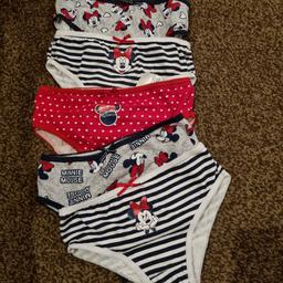 These are near to new. Opened and washed to wear but too small for my girl.

Size 3-4 yrs