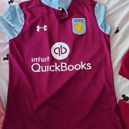 aston villa top like new size meduim collection only