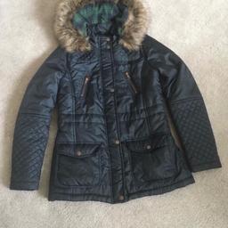 Girls new look coat
12-13 years
Good condition 
Please look at other items listed