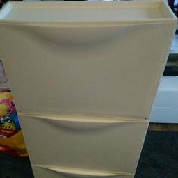 Shoe cabinet/storageArticle

Width: 52 cm
Height: 19 cm
Length: 78 cm
£35
must be collected