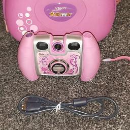 vtech kiddizoom camera in fully working condition complete with carry case and original wire.