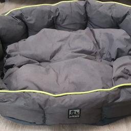 large dog bed
Good used condition
measures 34 inches across the largest point.
postcode DY9 9BS.
problem with shpock app keeps reverting to birmingham postcode