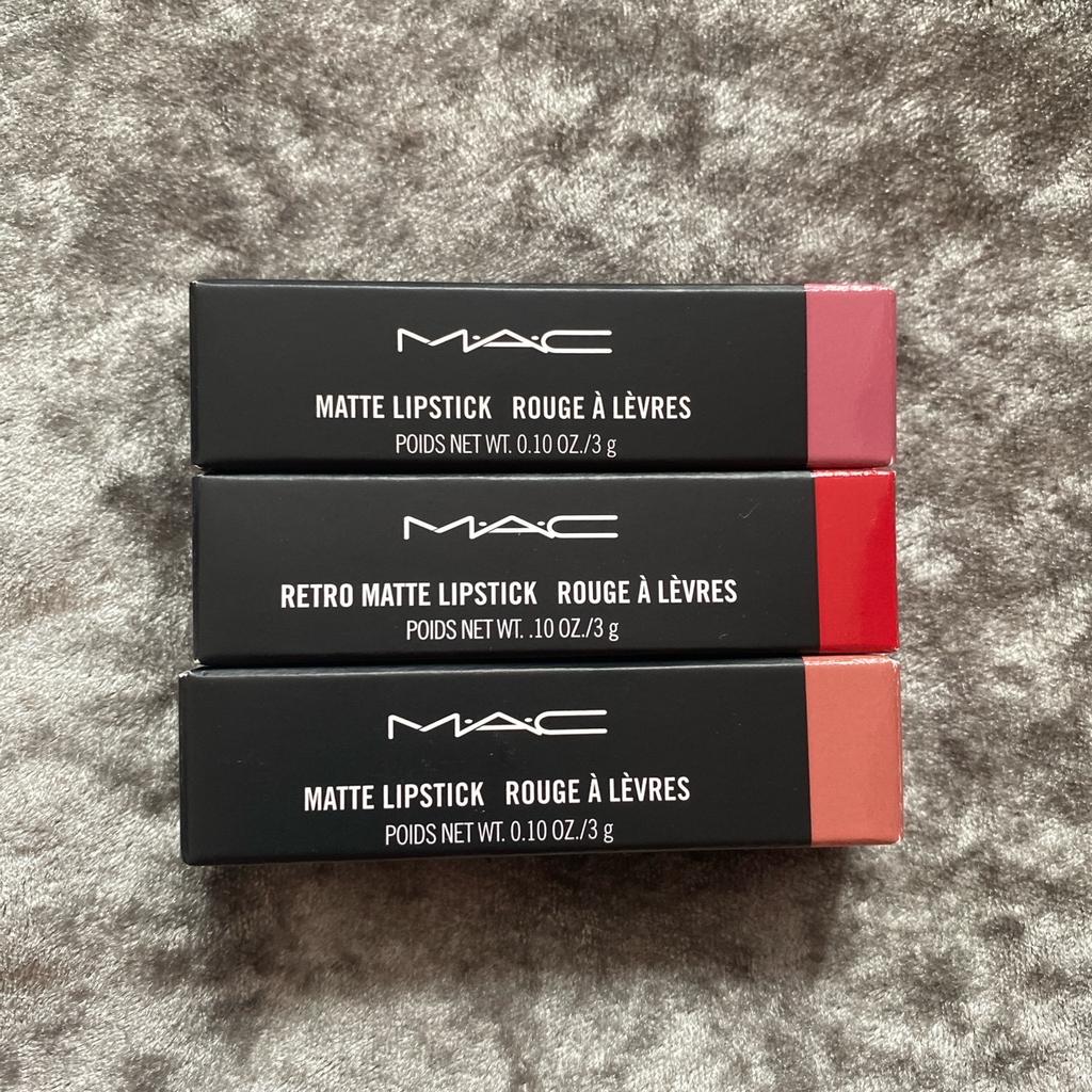 Mac lipstick bundle buy

* 608 Mehr
* 707 Ruby Woo
* 617 Velvey teddy

#maclipsticks #mehr #rubywoo #velvetteddy