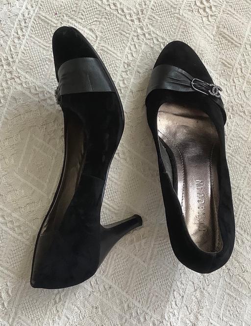 Buy & Sell North London Highbury - North London - Photos for Ladies suede shoes size 5