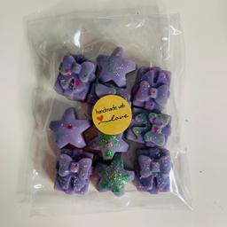Christmas mix wax melts
Includes 10x presents and stars 
Scent - Magical spirit