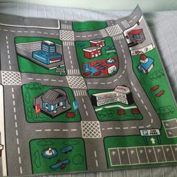 Bundle of die cast cars,mixture of cars and emergency vehicles and a reversible playmat 
Great Condition- Tub NOT included .
Pet free / smoke free home