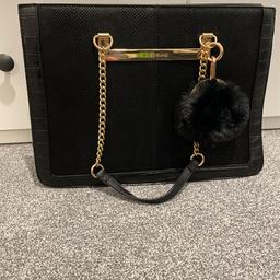 Excellent condition just like new 
Black large bag