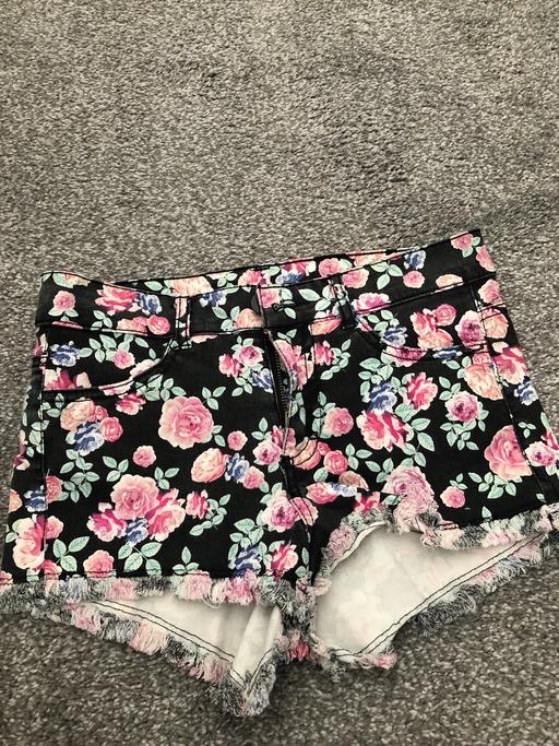 Buy & Sell Staffordshire Lichfield - Photos for Flower Shorts Size 8