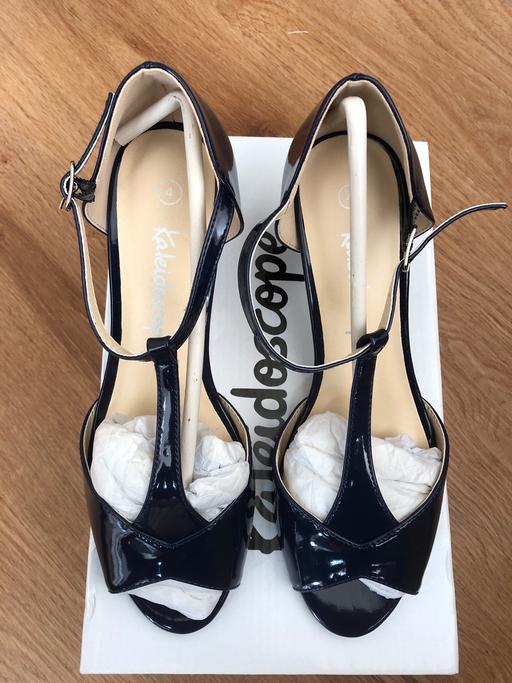 Buy & Sell Surrey Reigate and Banstead - Photos for Kaleidoscope heeled T-Bar navy blue shoe