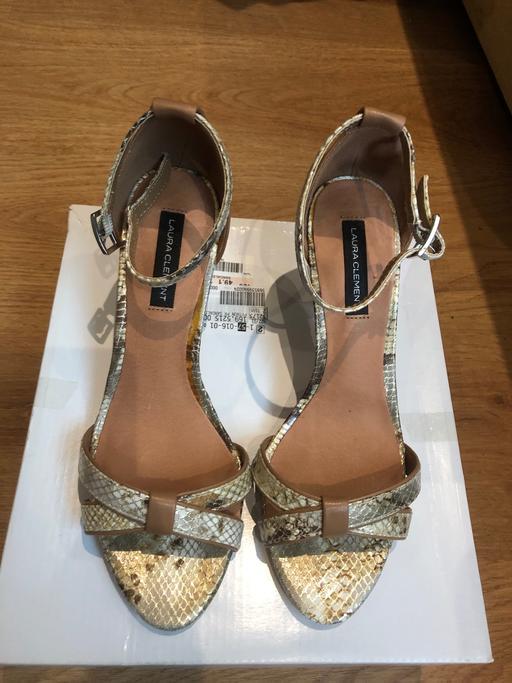 Buy & Sell Surrey Reigate and Banstead - Photos for Beige/Gold Python sandles