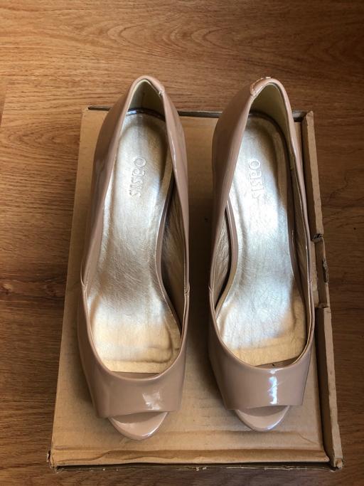 Buy & Sell Surrey Epsom and Ewell - Photos for Oasis. Beige patent peep toe shoes