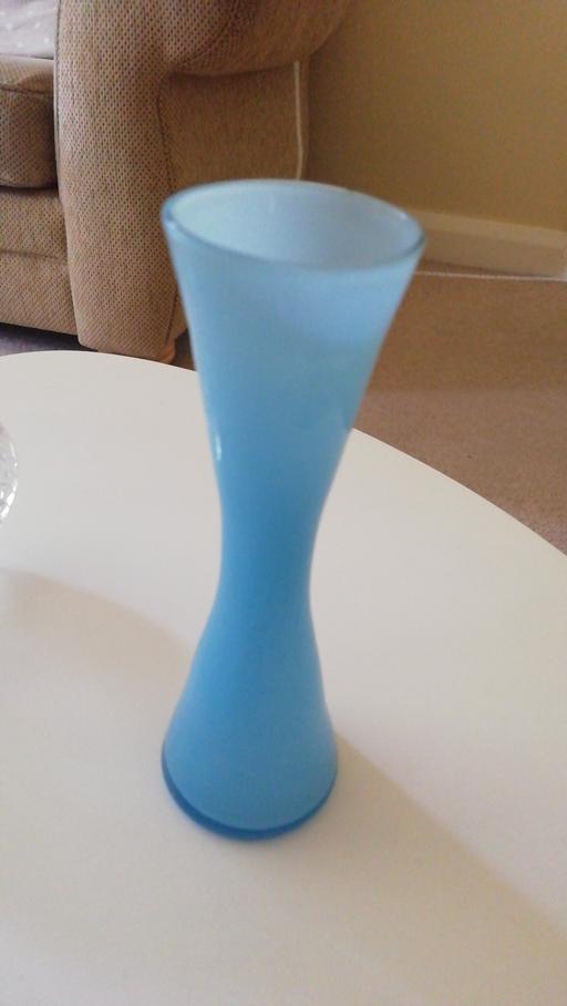 Buy & Sell Nottinghamshire Ashfield - Photos for Blue glass bud vase