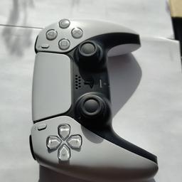 ps5 controller good condition hasn't been used a lot. no stick drift
 collection only