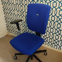 Selling an office chair, which has one of the arms broken off - the other is firmly attached.

The rest of the chair is in excellent condition, is comfortable and perfectly functional.

The other arm can be reattached, however I don't have the resources to do so. The other arm will come with the chair obviously.

No delivery, collection only.