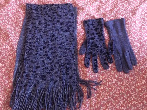 Buy & Sell East London Cann Hall - East London - Photos for F&F metallic fibre scarf and gloves set