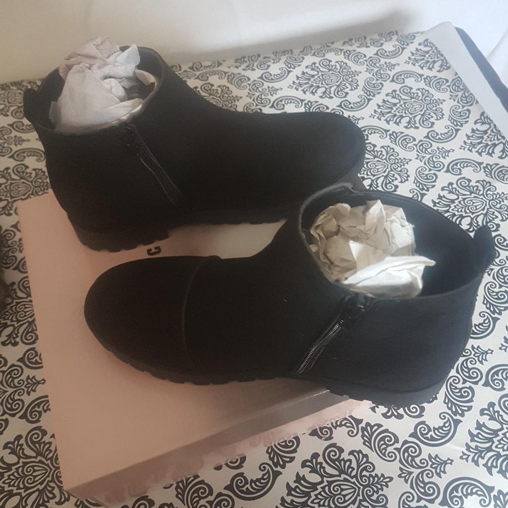 brand new boots
size 5
opened to offers