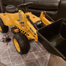 JCB electric ride on. Hardly used, some wear to stickers can be seen in photos. fully working with original charger. can go forward and reverse and bucket can be moved up and down. horn also makes a noise
collection only from Hindley WN2