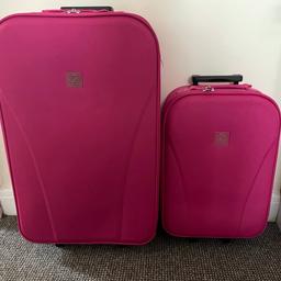 Retractable handles on both

Small Suitcase: H45.5 W16 D34cm
23 litres
Cabin friendly- always check with the airline
Weight 1.93kg

Medium suitcase: H67 W20 D43.5
55 litres 
Weight 2.65kg

One restraining strap doesn’t fasten properly as it’s snaps on the medium suitcase other than that in good condition 

From Argos rrp £30 had them a while so will be different from the Argos ones now 

Collection Only