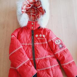 verkaufe sehr gut erhaltene Winterjacke/Skijacke von Spirtalm Ski Couture mit Echtpelz (abnehmbar). Super warm. Mit schneefang und warmen Bündchen bei den Ärmeln.