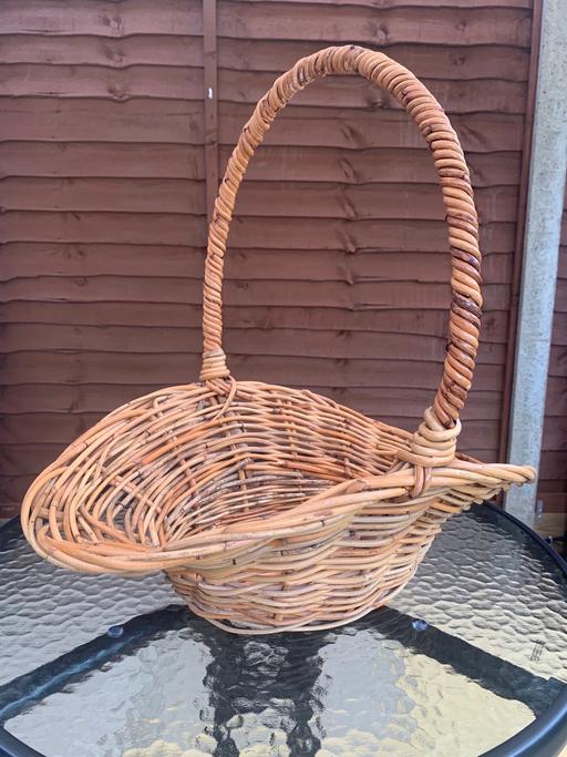 Buy & Sell Hoobrook Wyre Forest - Photos for Vintage wicker ‘flower’ basket